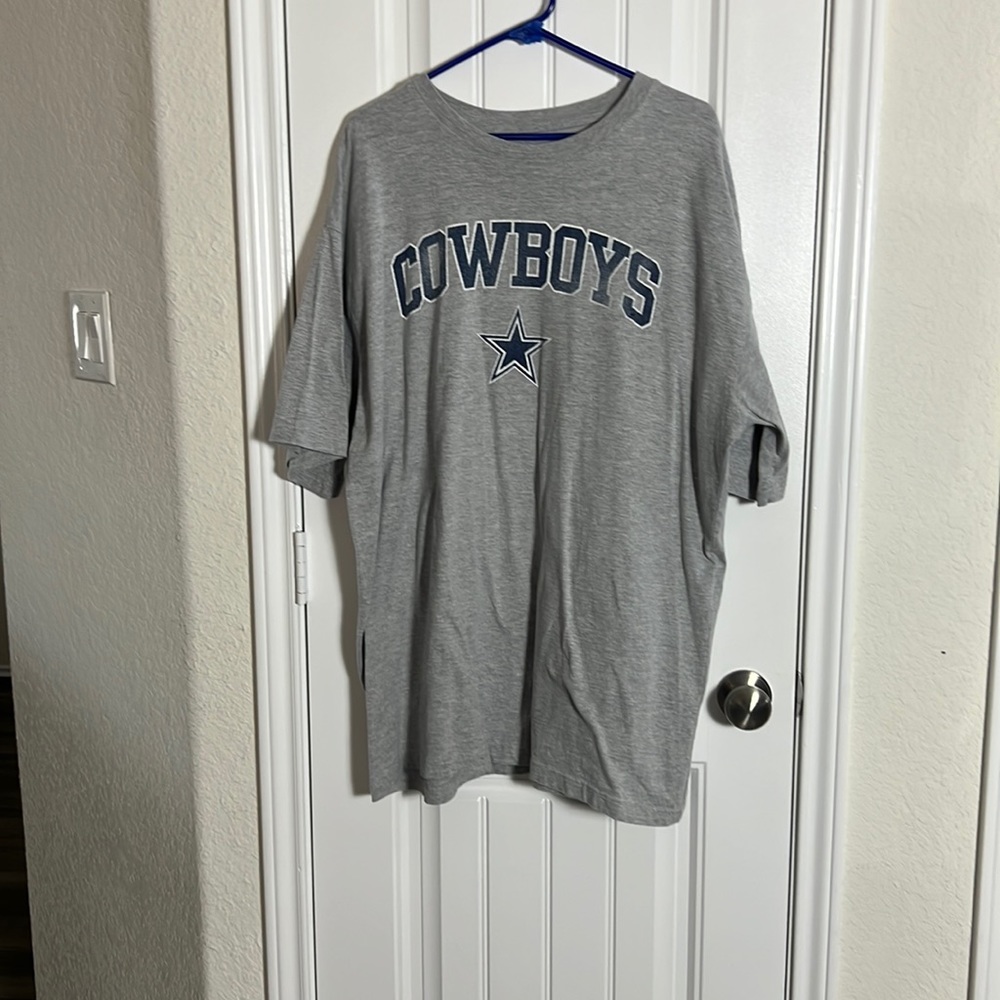 Men’s Dallas Cowboys Authentic T-shirt 2XL. New without tags.